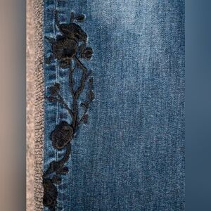 KanCan Women's Denim Jeans With Embroidered Black Flowers Size 13/30
